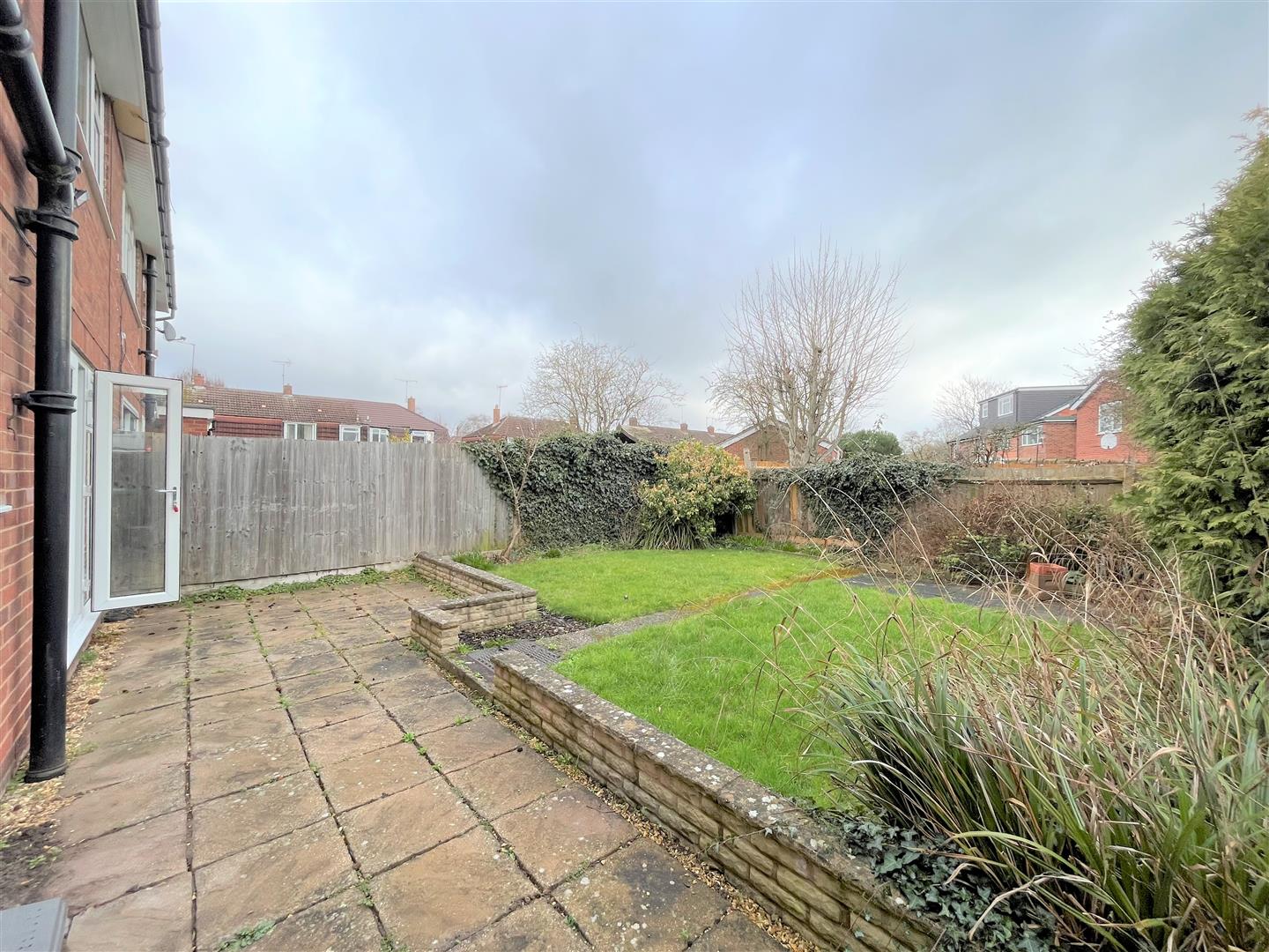 St Christophers Close, Warwick 10