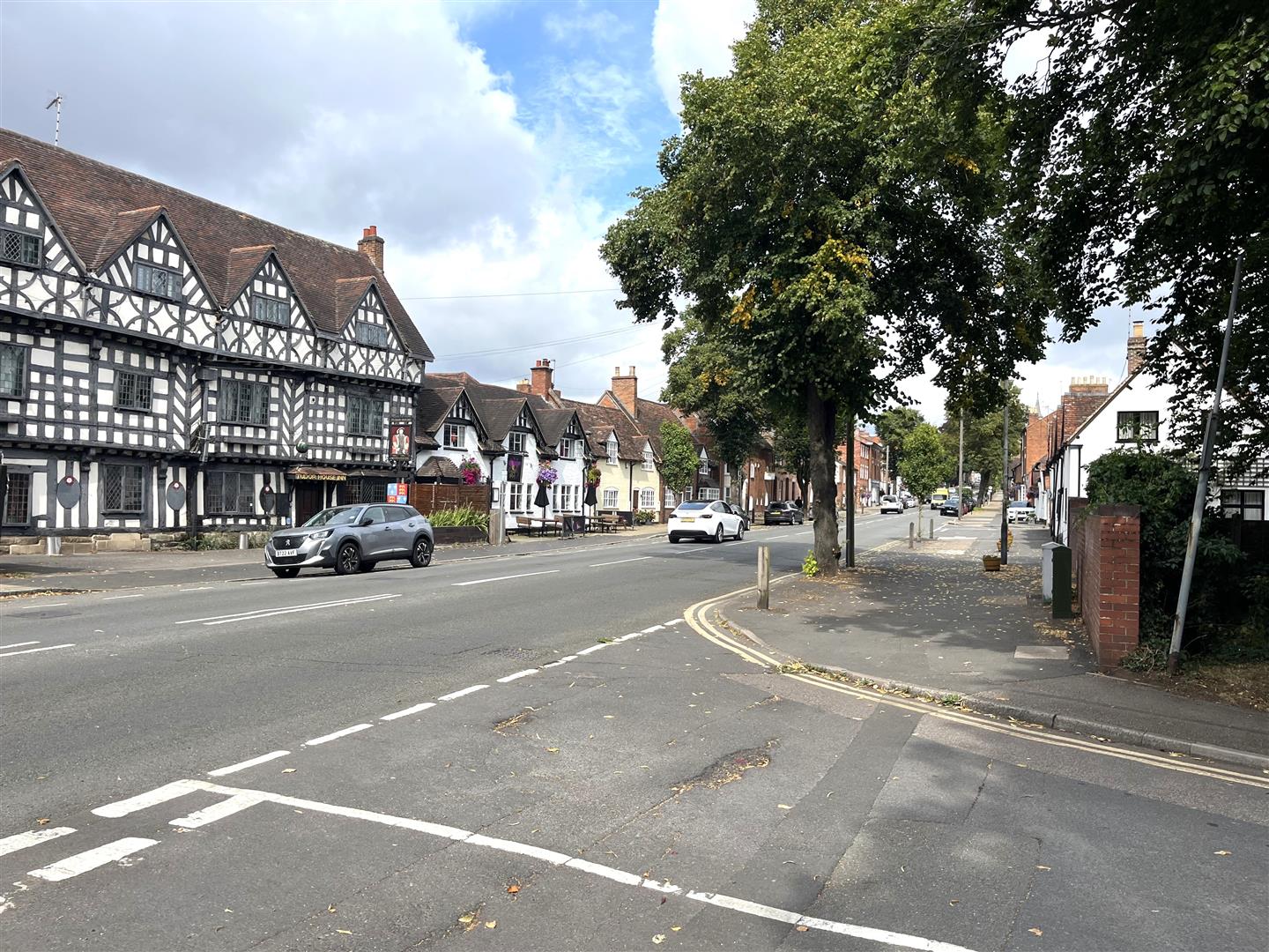 Tudor Court, Off West Street, WARWICK 5